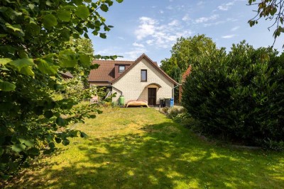 *** GARTEN mit motiviertem HAUS sehnt sich in RUHIGER LAGE nach PFLEGENDEN HÄNDEN ***