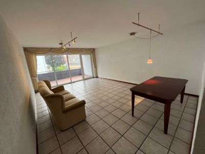 Stilvolle, gepflegte 3-Raum-Wohnung mit EBK in Köln Wahn