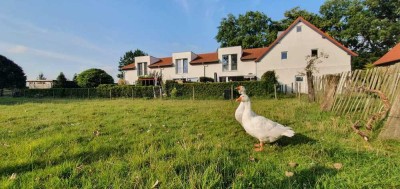 Stadtnah idyllisch gelegenes Reihenhaus mit eigenem Garten auf historischer Hofstelle