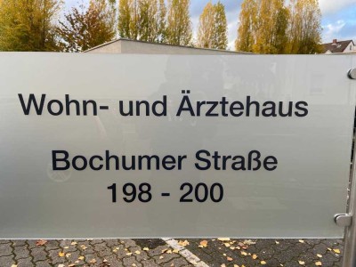 Renovierte 78,85 m²-Maisonette-Wohnung im Wohn- u. Ärztehaus Bochumer Str. 200, mit Balkon + Aufzug