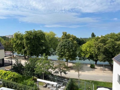 "Haus" am See sucht sucht Kapitalanleger oder Genießer: Maisonettewohnung, 2 Bäder, Seeblick