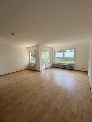 3 Zim.-Whg., Terrasse , ideal für junge Familie - Wohnberechtigungsschein erforderlich ab 3 Personen