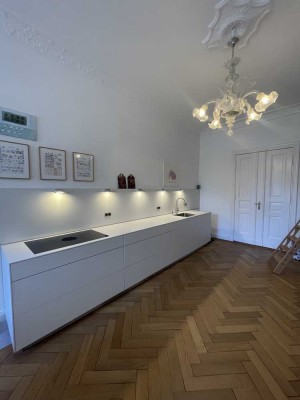 Moderne trifft Historie im Gethsemanekiez- Stuckaltbauwohnung mit 5 Zimmern mit Kamin und Balkon