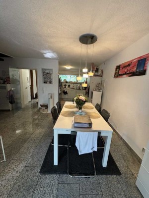 Stilvolle, gepflegte 4-Raum-Maisonette-Wohnung mit Terasse