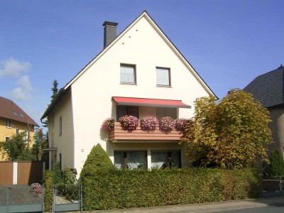 Herford-Zentrum / 79m² / teilrenoviert / 4 Zimmer, Küche, Bad / im DG in 3FH zu vermieten