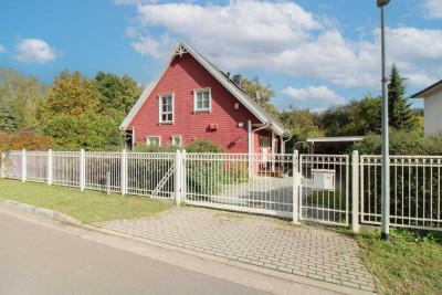 Sofort bezugsfrei: Norwegerhaus mit Bungalow, Carport, Solarpanels und Alarmanlage in Kienwerder