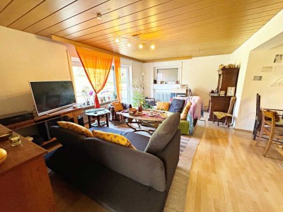 Charmante 3-Zimmer-Wohnung mit Terrasse, Balkon und Garage
