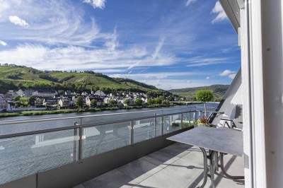 Luxuriöse Dachgeschosswohnung mit Moselblick in bester Lage von Zell