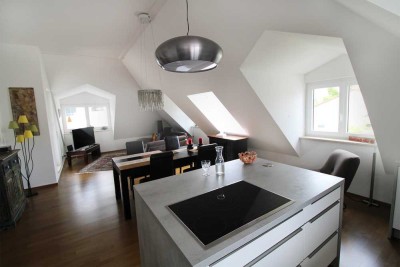 Untermenzing - Neuwertige Dachgeschoßetage mit Südterrasse an der Angerlohe