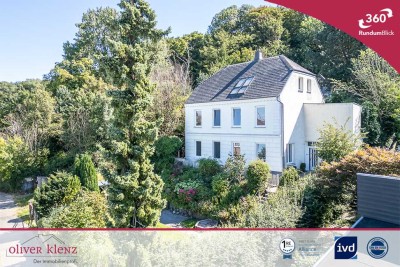 Ein Haus mit Geschichte, ein Zuhause mit Seele - historische Stadtvilla mit Hafenblick.