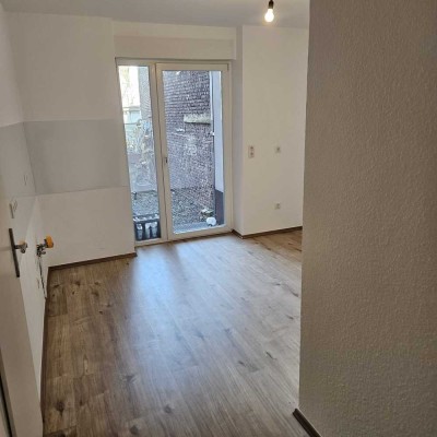 Ansprechende und vollständig renovierte 2-Zimmer-Erdgeschosswohnung in Gelsenkirchen