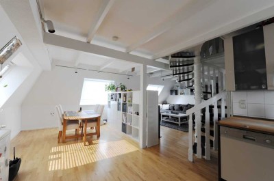 Dachgeschoss-Maisonnette in stilvoller Stadtvilla in St. Johannis