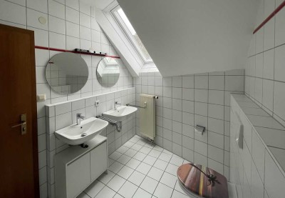 Ruhige, gepflegte 2,5-Zimmer Maisonette mit Garage in Böblingen Nähe Postplatz