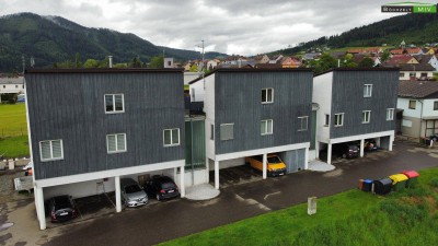 4-Zimmer Maisonette-Dachgeschoss-Wohnung mit Dachterrase und Carport