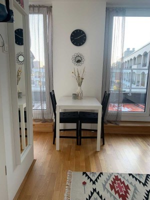 Helles Studentenappartement mit Dachterrasse