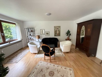 Erstbezug nach Renovierung und Einbauküche: Stilvolle Möblierte Wohnung mit lux. Innenausstattung