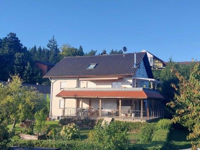 Geräumige 6,5 Zimmer Maisonette-Wohnung mit gehobener Innenausstattung mit EBK in Gaggenau