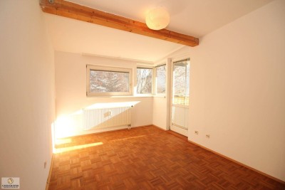 Ein echtes Raumwunder mit Charme – 3 Zimmer, 2 Balkone &amp; Tiefgarage!