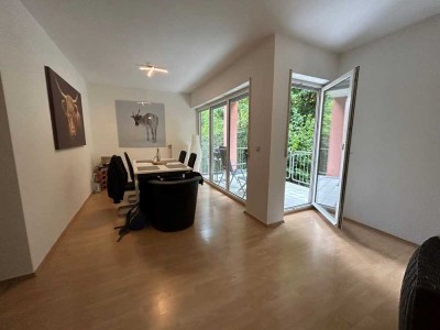 Helle und moderne  4-Zimmer Wohnung mit Balkon