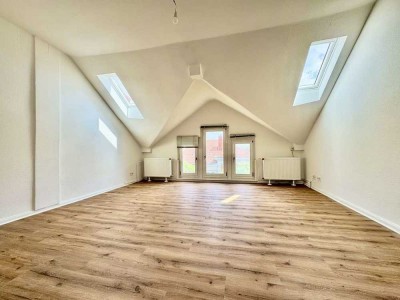 2-Zimmer Dachgeschosswohnung in Top-Lage - Saniert - mit Garten und Oker Zugang