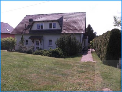 MAK Immobilien:  bezugsfertiges Top- Haus mit Einliegerwohnung, auf großem Grundstück!