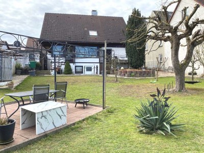 Ihr Familienparadies: 1-2 -Familienhaus in Ulm-Jungingen mit viel Platz und einem großzügigen Garten