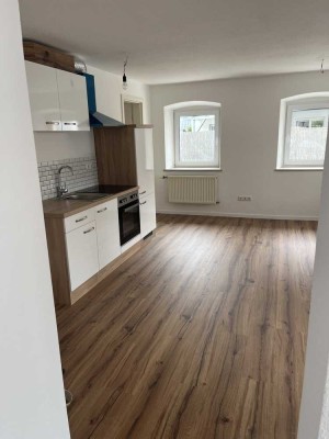 tolle 2 Zimmer WHG in Aidenbach, ca. 43qm, neu renoviert, Einbaukücke