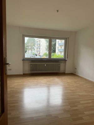 Helle 2-Zimmer-EG-Wohnung mit Balkon in Darmstadt