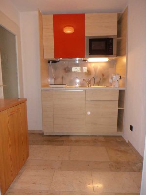 Stilvolle, modernisierte 1-Zimmer-Erdgeschosswohnung mit Einbauküche in Freudental
