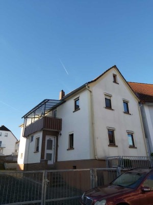 Gemütliches Wohnhaus m. großem Garten -Bauland- Neubau möglich, Parkflächen im Hof u. Nebengebäude