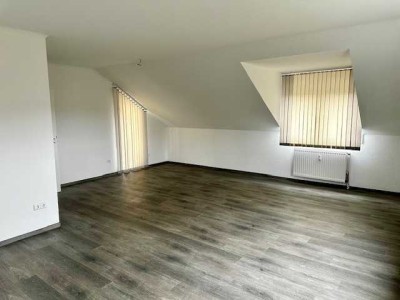 Attraktive u. ruhige 2,5 Zi. Whg. mit zusätzlichem Dachbodenzimmer