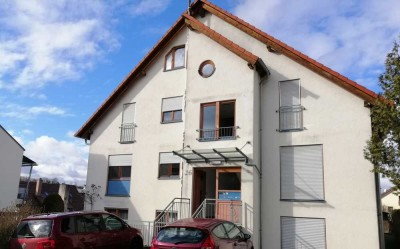Geräumige 6,5 Zimmer-Wohnung mit Weitblick plus 60 qm Dachgeschoß