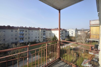 Geförderte Genossenschaftswohnung mit Balkon (Singlewohnung) nähe Traisenpark und Seengebiet