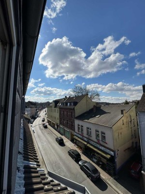Helle 2 Zimmer Wohnung in der Huesstraße