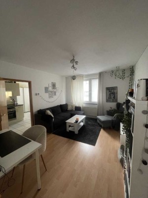 Brabantstraße: helle Wohnung in zentraler Lage