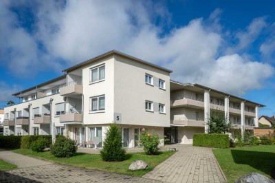 Investieren in Betreutes Wohnen, Ortskern Immendingen: 2,5 Zimmer, DG, mit Balkon und Carport