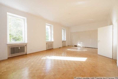 Nymphenburg, 2 bis 3 od. (4) Zi Altbau Whg, sanierungsbed., Balkon, HP, frei