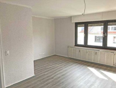 3030 - 2-Zimmerwohnung mit Loggia Nähe Mühlburger Tor!