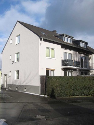 Attraktives Wohnen für Singles! Renovierte 2-Zimmer-Dachgeschosswohnung in Pulheim