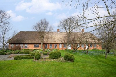 Historisches Reetdachhaus in Alleinlage