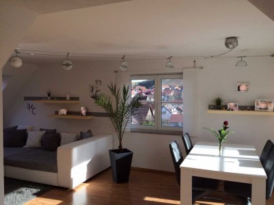 Gepflegte 2,5 Zimmer Maisonette Wohnung in Kernen-Stetten mit Dachterasse, Aussicht und Stellplatz