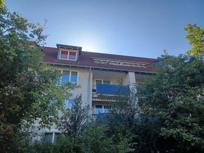 Schicke und geräumige 2-Zimmer-Wohnung mit großem Balkon.