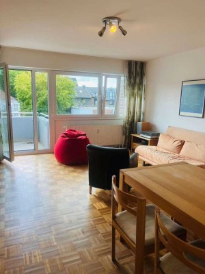 Düsseldorf-Niederkassel: Großzügige Wohnung in TOP-Lage mit großem Balkon