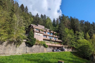 Architektenvilla mit Einliegerwohnung in Alleinlage mit Aussicht!