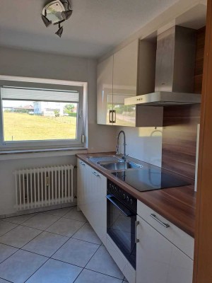 5-Zimmerwohnung mit EBK, Garten, Gartenhaus & Garage zu vermieten