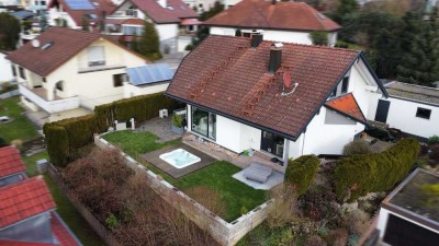 Großzügiges Einfamilienhaus mit viel Platz und schönem Garten in Miedelsbach