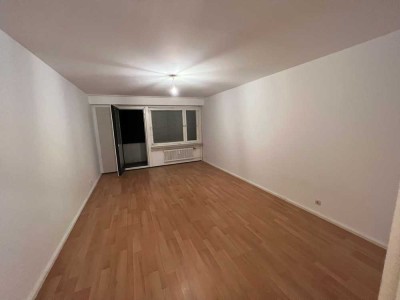 Zentrumsnahe 1 Zimmer Wohnung mit Aufzug, Keller & Balkon nahe ÖPNV