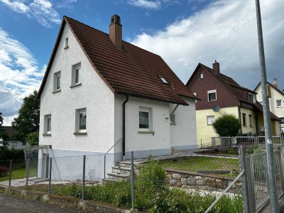 Günstiges 4-Raum-Einfamilienhaus mit EBK in Plochingen