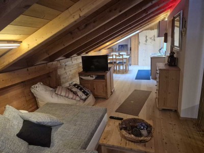 möblierte 2-Zimmer Dachgeschosswohnung in Grainau