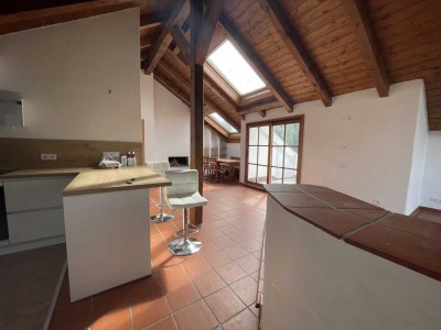 Provisionsfrei! Exklusive 4-Zimmer-Maisonette-Wohnung mit Terasse in Ottobrunn